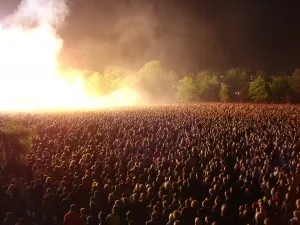 Groupe F in Preston Park 2006 (c) Karen Poley An audience of 70,000 watch Groupe F pyrotechnic theatre in Brighton's Preston Park